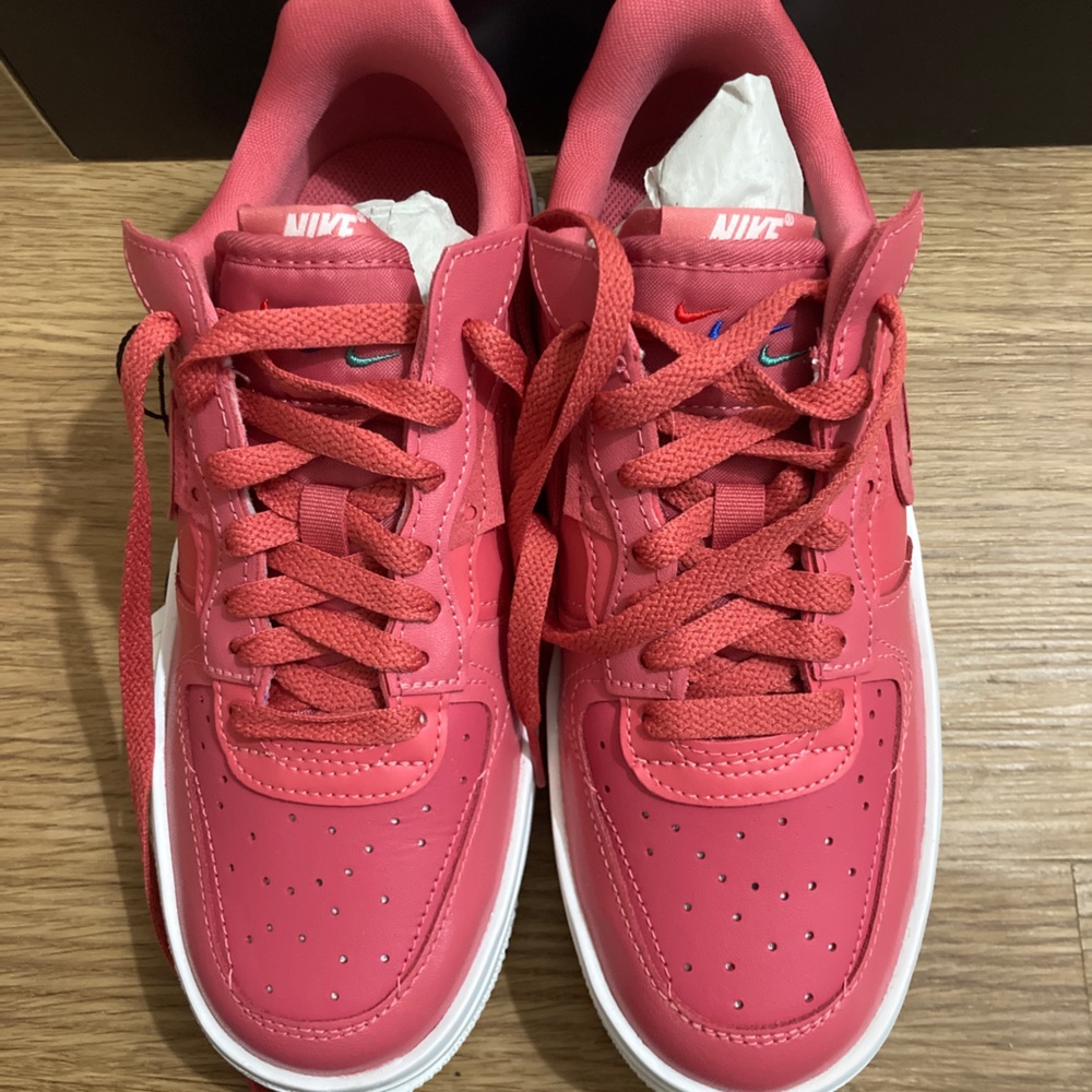 New with tags, Nike women’s Air Force sz 7.5; gypsy rose